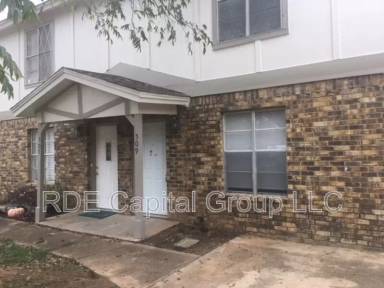 Main picture of 509 Norwood Cir W
