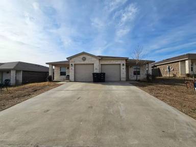Main picture of 312 Lowes Blvd