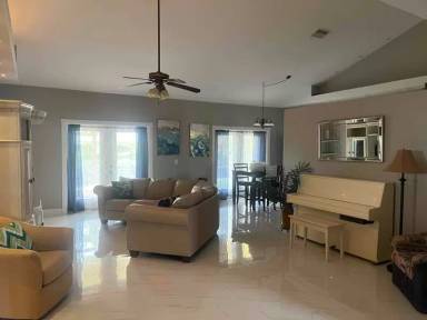 Main picture of 8304 Bahamas Rd