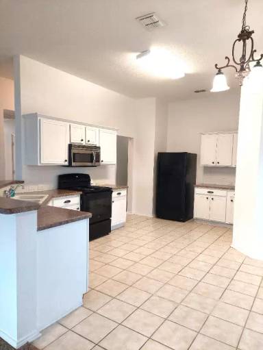 Main picture of 805 Oakbrook Dr