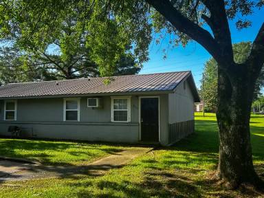 Main picture of 816 W Hastings Ave