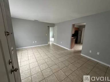 Main picture of 705 N Palm Dr