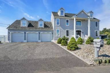 Main picture of 1103 Laurel Blvd