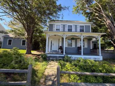 Main picture of 15 Amys Ln