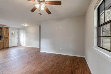 Main picture of 1109 W Dogwood St