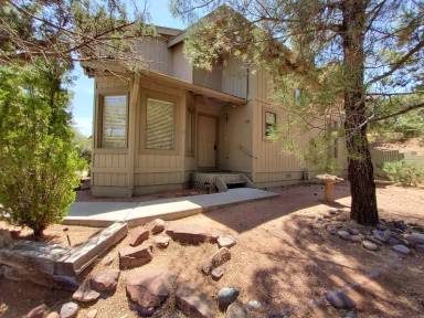 Main picture of 939 W Madera Ln