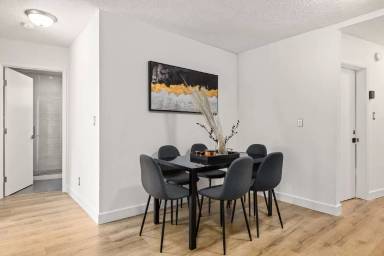 Main picture of 1700 Malcolm Ave