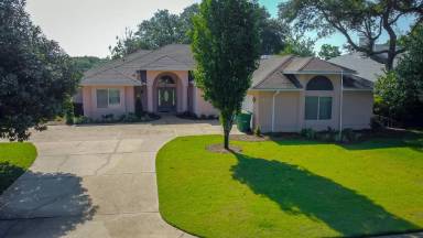 Main picture of 817 Boulevard of the Champions