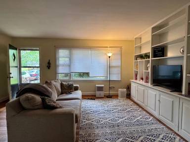 Main picture of 907 Dawes St