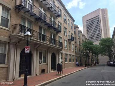 Main picture of 60 Clearway St