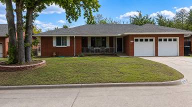 Main picture of 3312 NW 45th Ter
