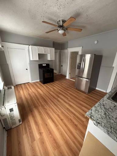 Main picture of 219 Spruce St