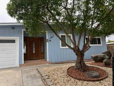 Main picture of 284 Beach Rd