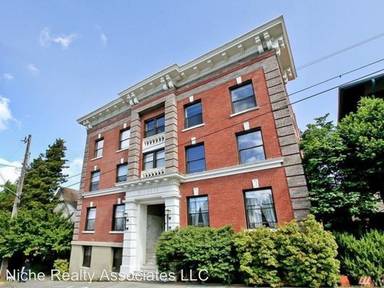 Main picture of 416 E Roy St