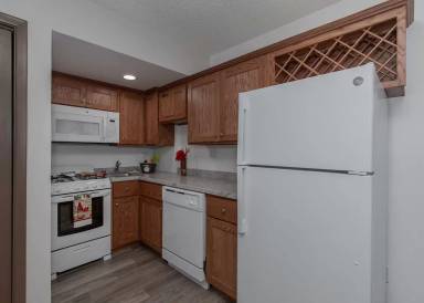 Main picture of Candlelight Court Apartments