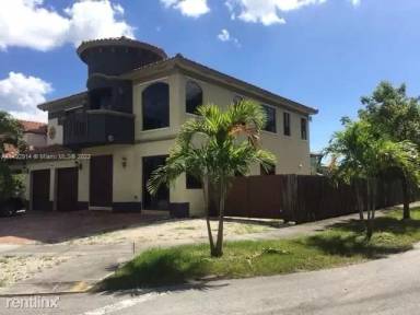 Main picture of 14422 SW 22nd Ter
