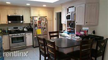 Main picture of 207 Brookline St