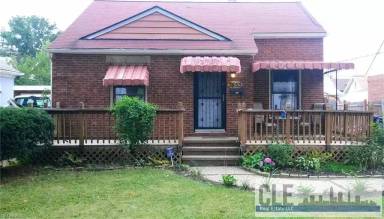 Main picture of 3853 W 116th St
