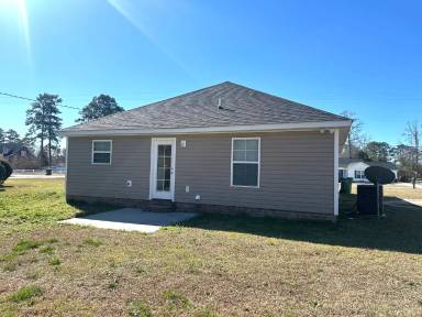 Main picture of 103 E Thorncliff Rd