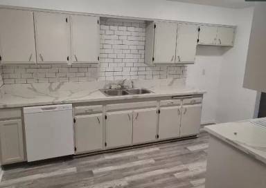 Main picture of 325 Oak Fair Way