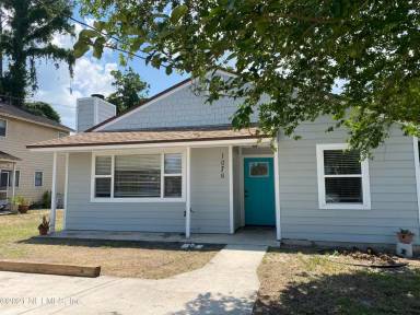 Main picture of 1076 Hibiscus St