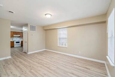 Main picture of 422 Cedar Ave