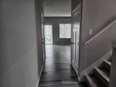 Main picture of 1700 Howard Dr