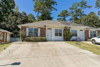 Main picture of 1692 Corey Wood Cir