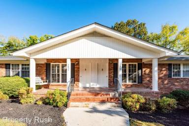 Main picture of 3635 Missionaire Ave