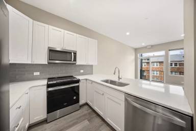 Main picture of 3708 Grand Blvd