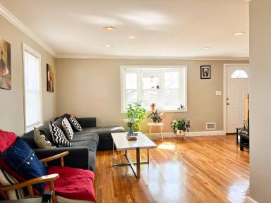 Main picture of 104 Forest St