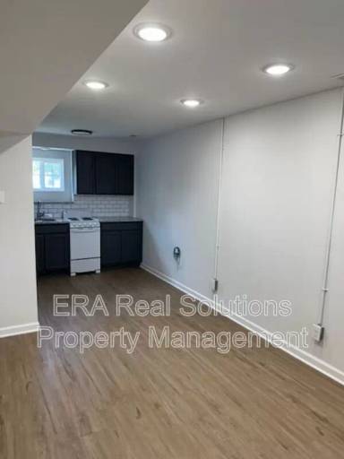 Main picture of 3939 Front St