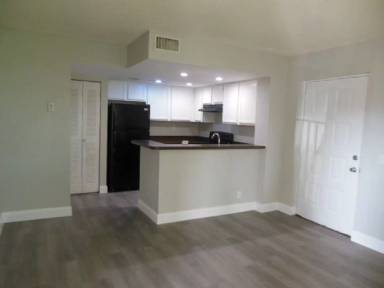 Main picture of 700 Executive Center Dr