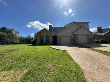 Main picture of 5885 Creekside Cir