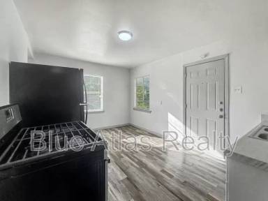 Main picture of 5207 Spruce St