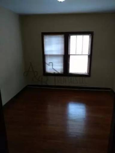 Main picture of 206 W 6th St