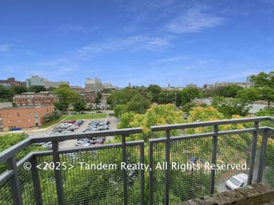 Main picture of 1101 18th Ave S