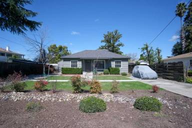 Main picture of 1266 Magnolia St