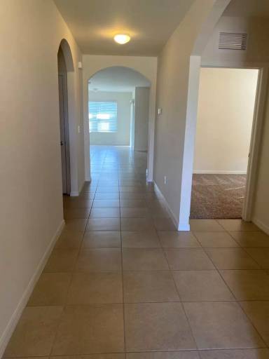 Main picture of 902 SE 31st Ter