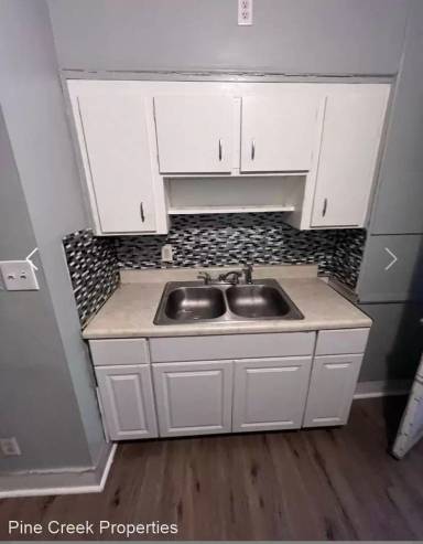 Main picture of 8208 Vineyard Ave
