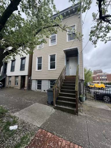 Main picture of 94 Dana Ave