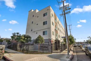 Main picture of 1950 S Normandie Ave