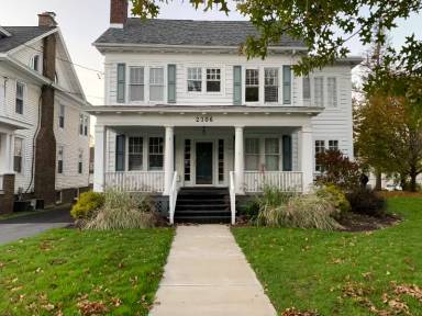 Main picture of 2306 Genesee St