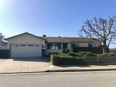 Main picture of 1095 Tweed St