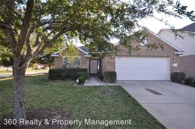 Main picture of 26003 Chapman Falls Dr
