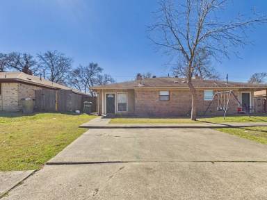 Main picture of 2402 Pecan Ridge Dr