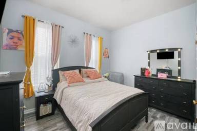 Main picture of 4219 S Ellis Ave