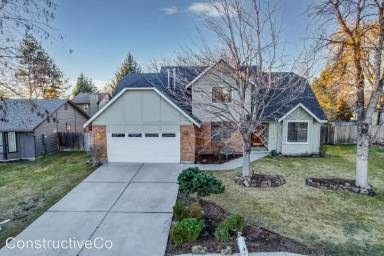 Main picture of 676 N Palmetto Dr