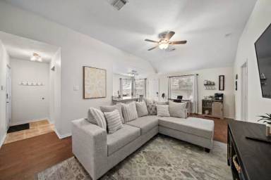 Main picture of 18315 Beaverdell Dr