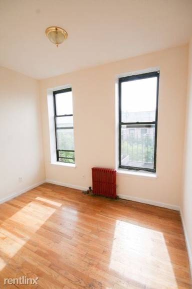 Main picture of 417 E 9th St